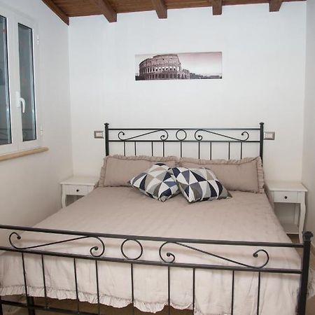 Casa Vacanza Colosseo 2 Rome Bagian luar foto